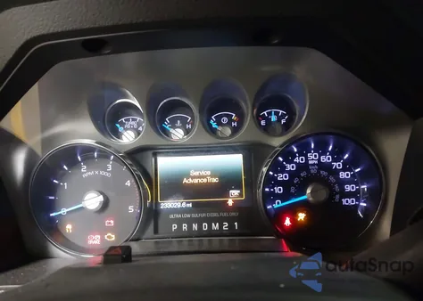 2011 Ford F-250 Lariat z USA, uszkodzony, nr VIN 1FT7W2BT5BEB74782